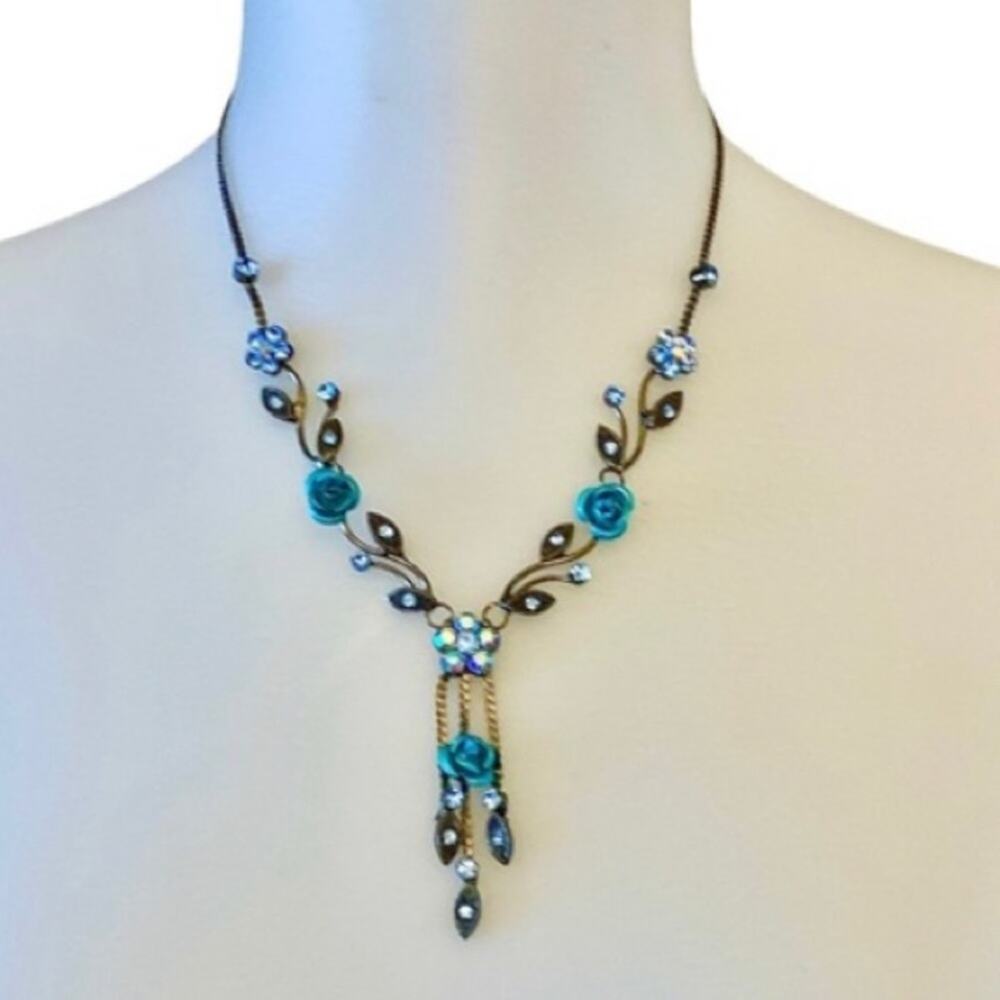 Something blue rosebud necklace